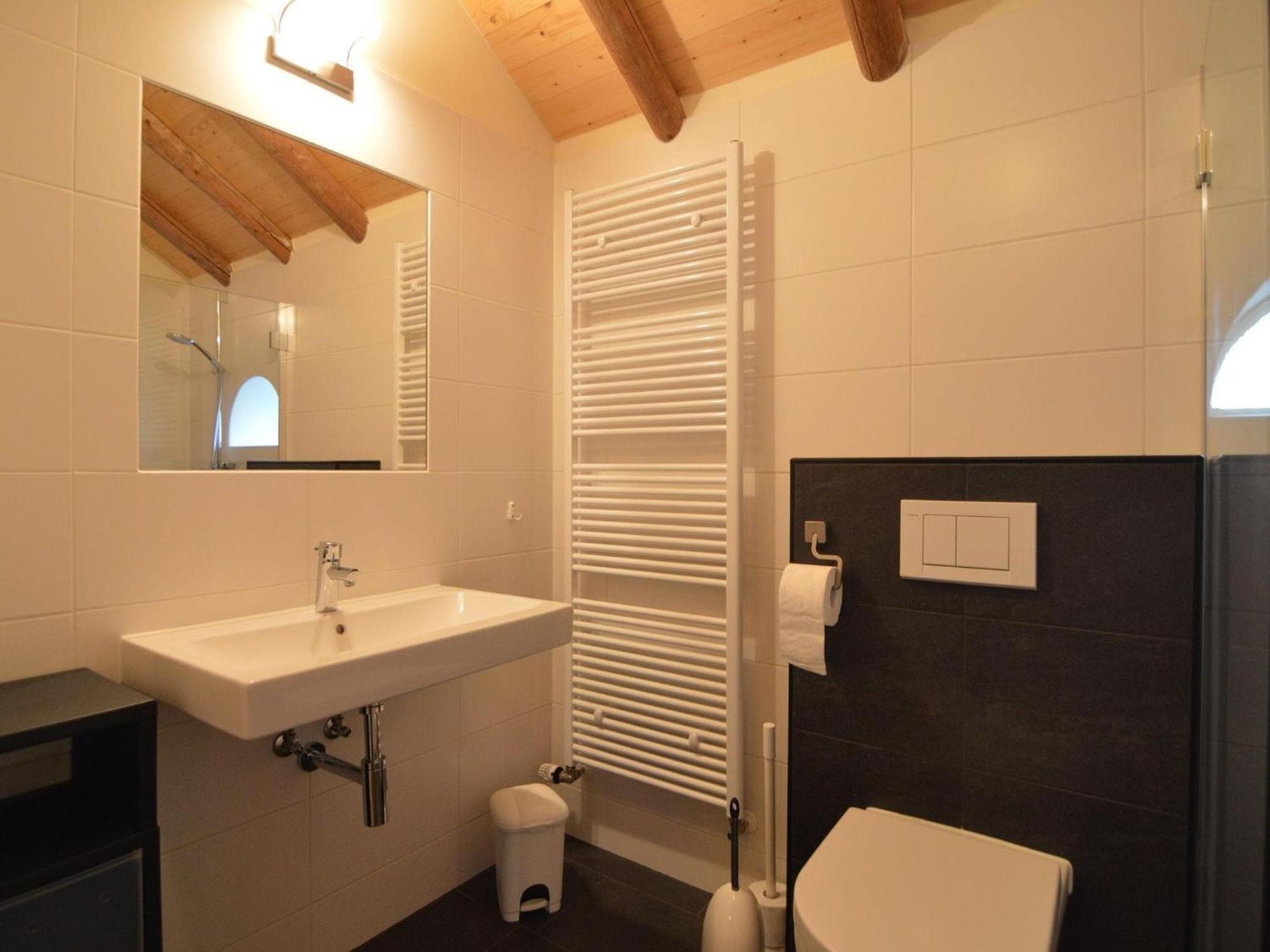 Staying In A Thatched Barn With Bedroom Achterhoek Geesteren  Exterior photo